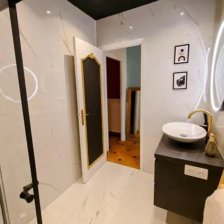 Spacious New Near Promenade Up To 6 With Ac